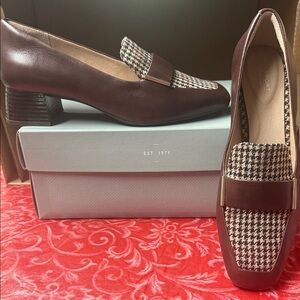 Gorgeous brown houndstooth loafers from Rockport!